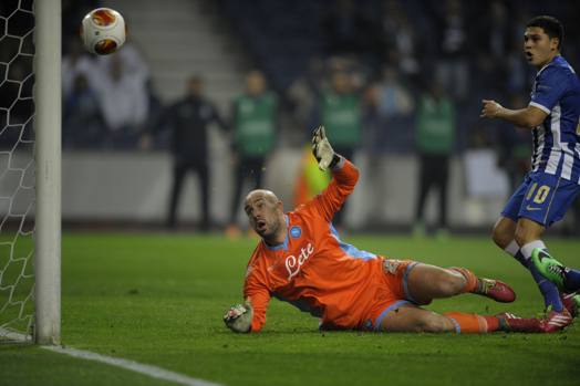 Porto vicino al raddoppio: palo di Quintero. Afp